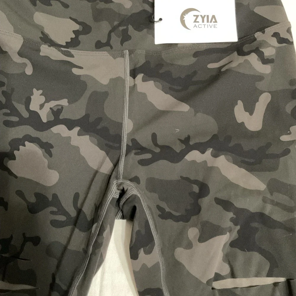 Zyia active USA Camouflage distressed Leggings new with tags size 12 - Picture 1 of 5
